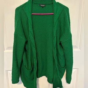 Brand new gorgeous green cardigan with pockets! 🎄